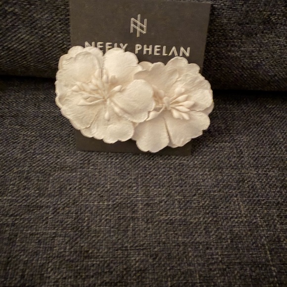 Neely Phelan Cream Floral post earrings - Picture 1 of 3